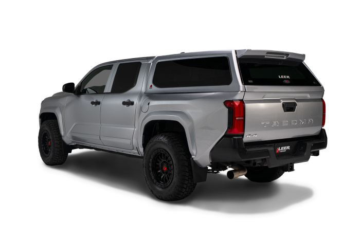 Leer_100XQ-Sport-1_white.jpg