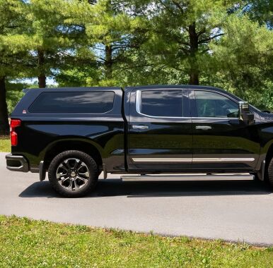 Leer_100XQ_Blk_Sport_Chevy_Silverado.jpg