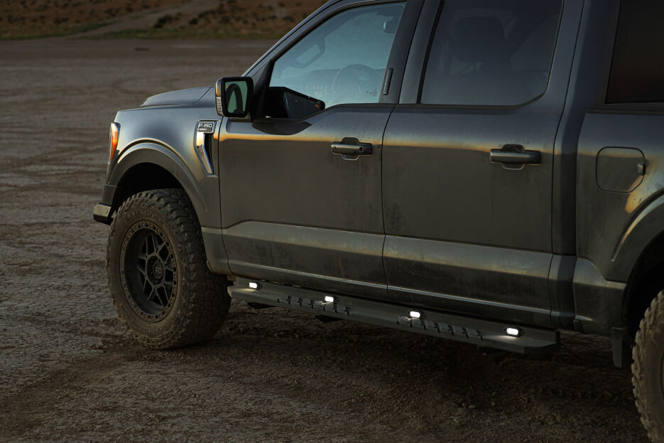 AATATTF102C105-BX_Attica-4x4_Lifestyle_02.jpg