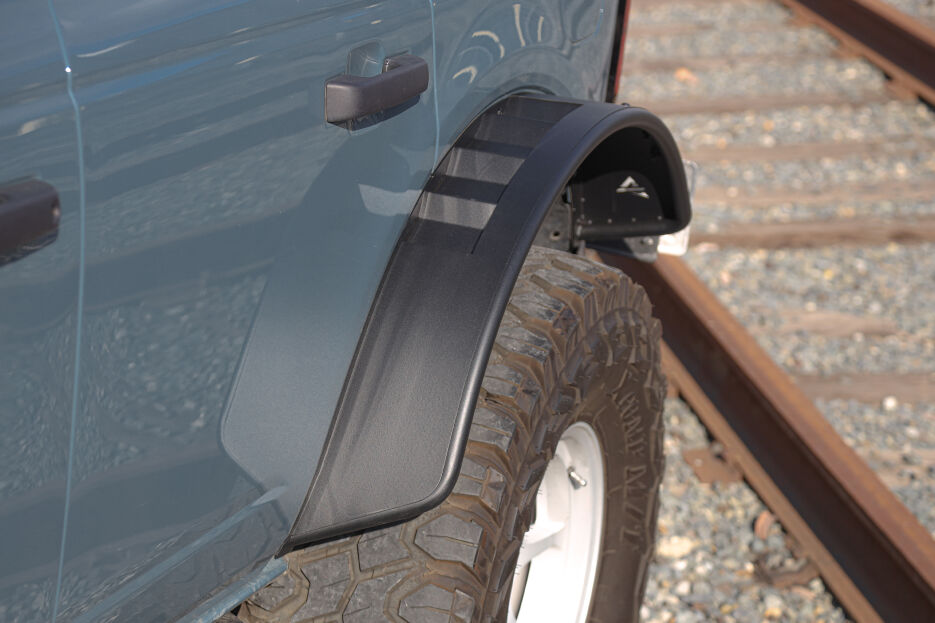 AATATTFB01H102-BX-R_Attica_Rear-Fender-Flares_04.jpg
