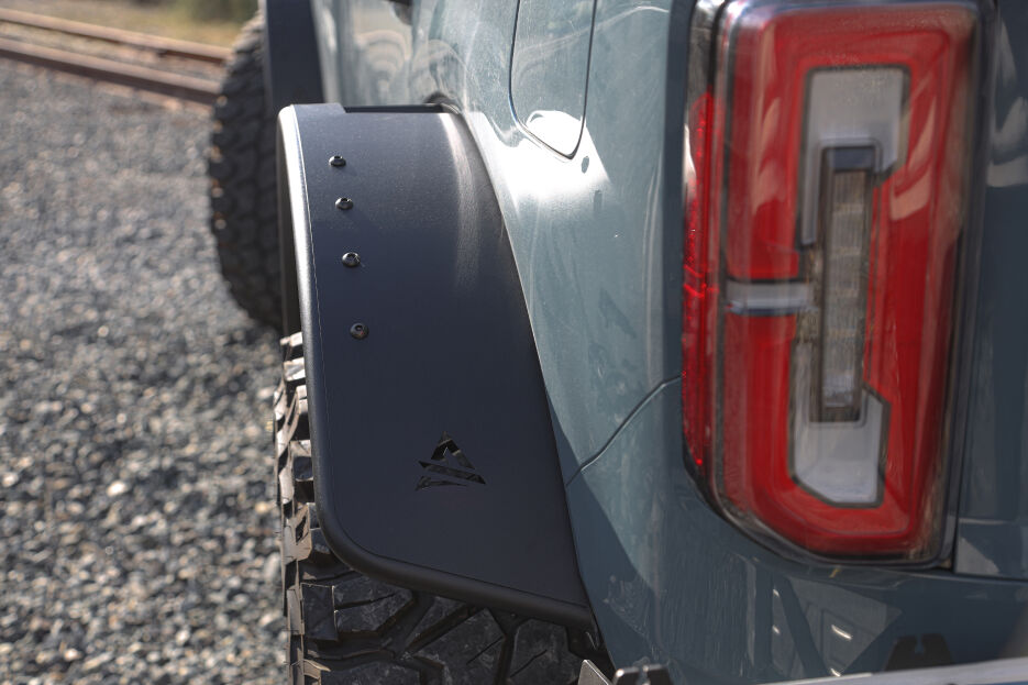 AATATTFB01H102-BX-R_Attica_Rear-Fender-Flares_07.jpg