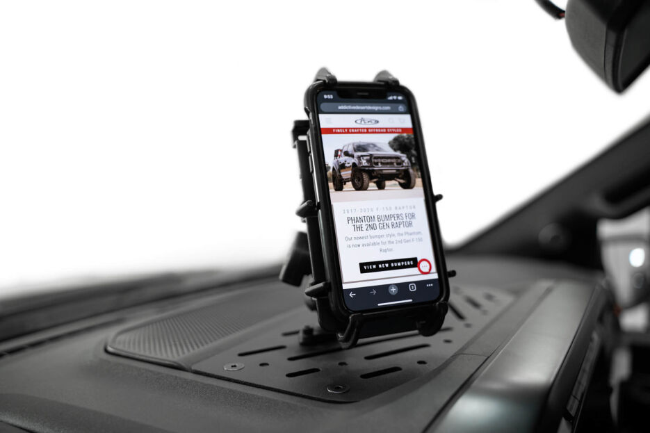 ADD2021-2023-Ford-F-150-_-Raptor-Digital-Device-Dash-Mount_installed-4.jpg