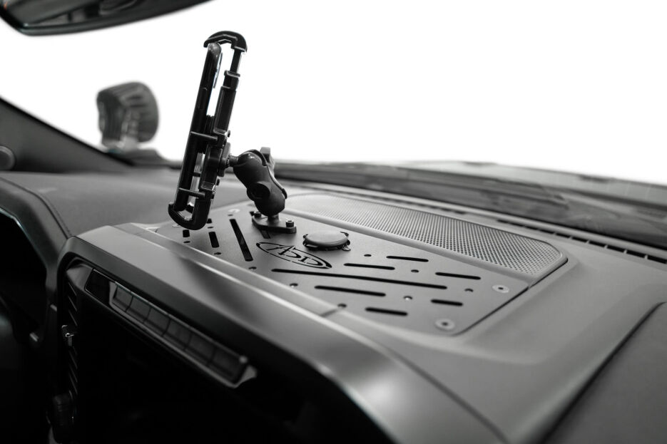 ADD2021-2023-Ford-F-150-_-Raptor-Digital-Device-Dash-Mount_installed-5.jpg
