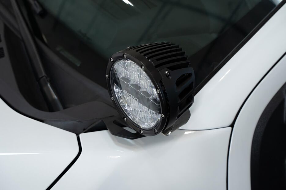 ADD2023-Ford-F-250-350-Super-Duty-Ditch-Light-Mounts_Installed_03.jpg