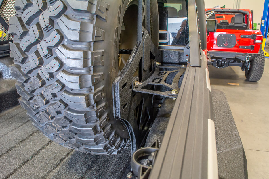 DVETCGL-02_on-vehicle-(8).jpg