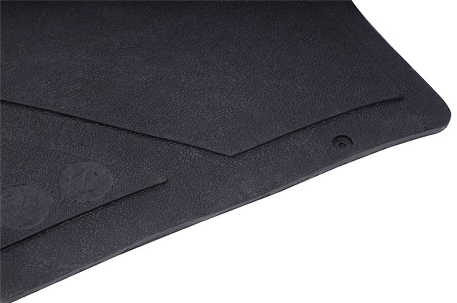 DZEBedPro-TailgateMat-DZ76700-02.jpg