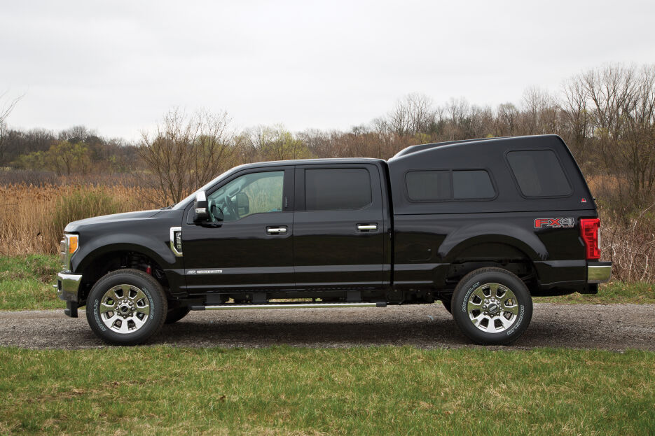 Leer-122-FO-F250-2017-Black-DS-Profile.jpg