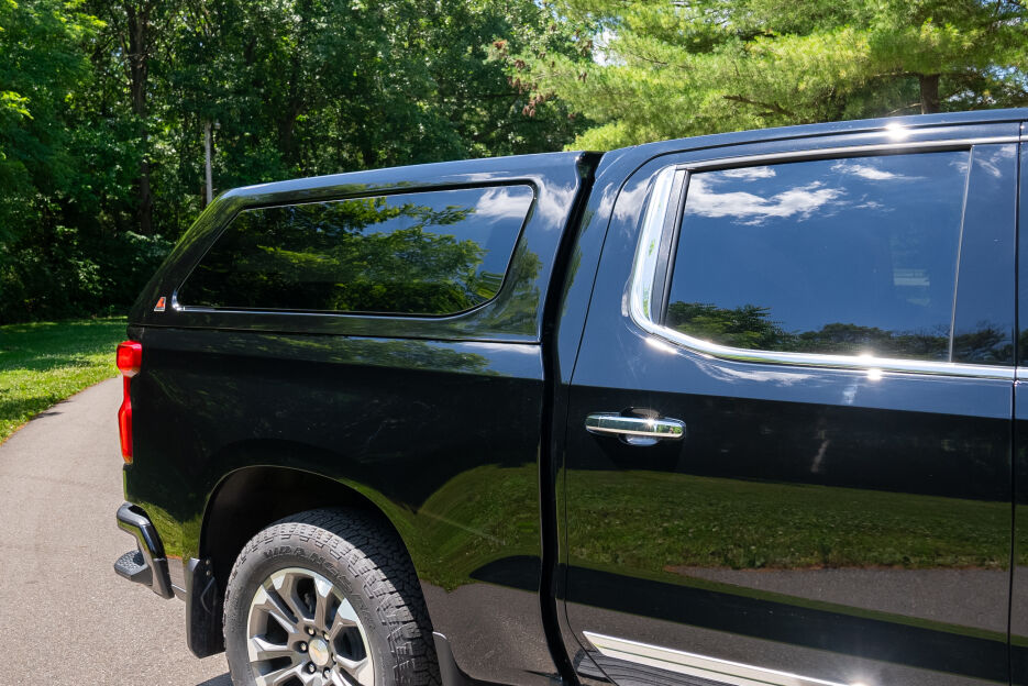 Leer_100XQSport_CH_Silverado_PS_Window.jpg