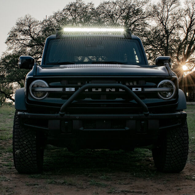 RIG46725-Ford_Bronco_Roof_Rack_Mount_Lifestyle-02.jpg