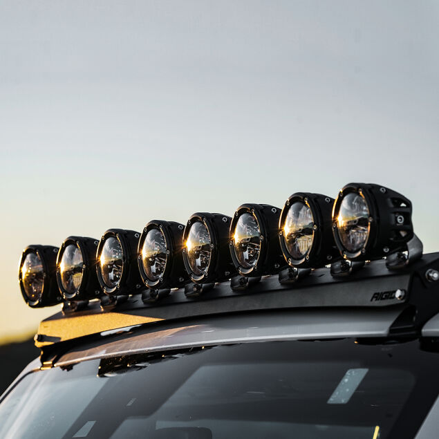 RIG46729-Bronco_Roof-Pod_Mount-Lifestyle-01.jpg