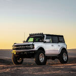 RIG46729-Bronco_Roof-Pod_Mount-Lifestyle-02.jpg