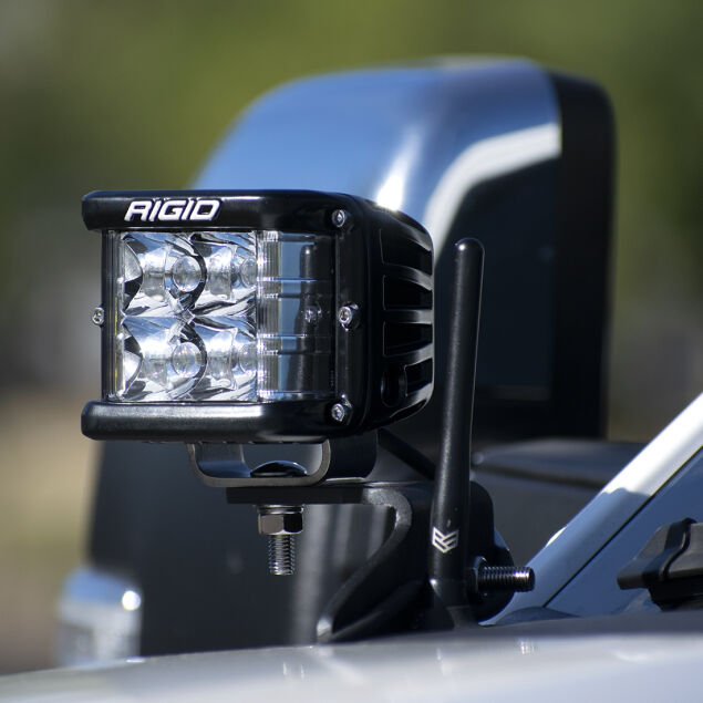RIG46735-Ford_SuperDuty_2020+_A-Pillar_Mount-Lifestyle-01.jpg