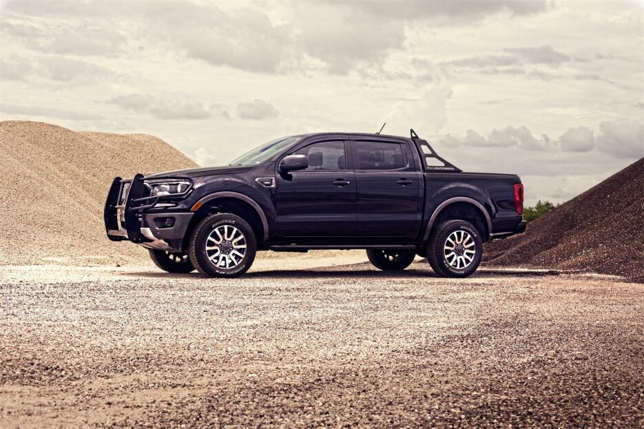 RNHGGF19MBL1_2019-2021_Ford2019-2021Ranger_Grilleguards_4.jpg