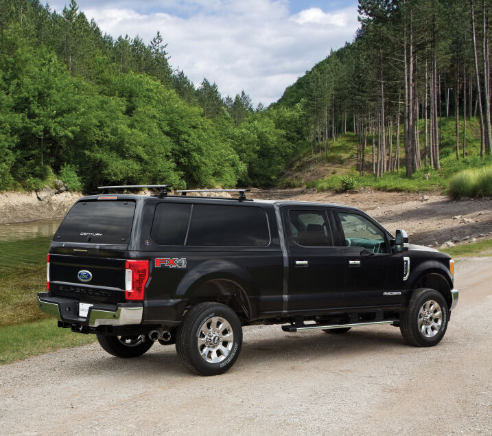 Royal-FO-F250-2015-Blck-Rr-Pa-Forest.jpg