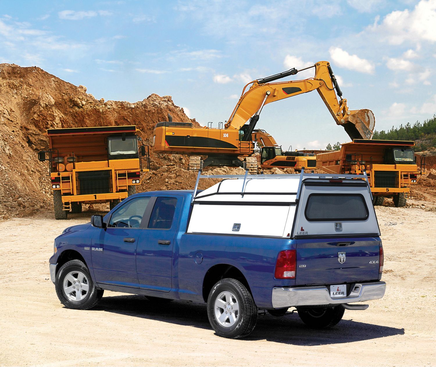 Commercial pickup truck equipped with a LEER aluminum truck cap