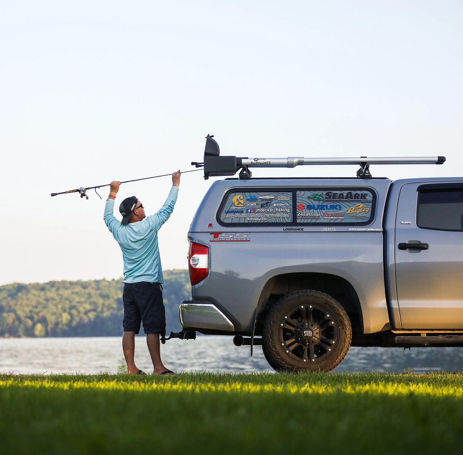 LEER fiberglass truck cap for hunting fishing and recreation